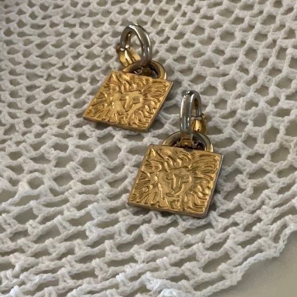 Removable Gold-Tone Lion Face Charms On Silver-Tone Small Clip Hoops - Picture 14 of 14